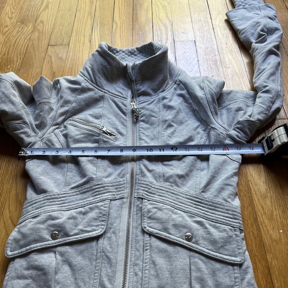 Lululemon Size 10 Gray Heathered Silver Spoon It's Happening Athletic Jacket - Picture 9 of 15